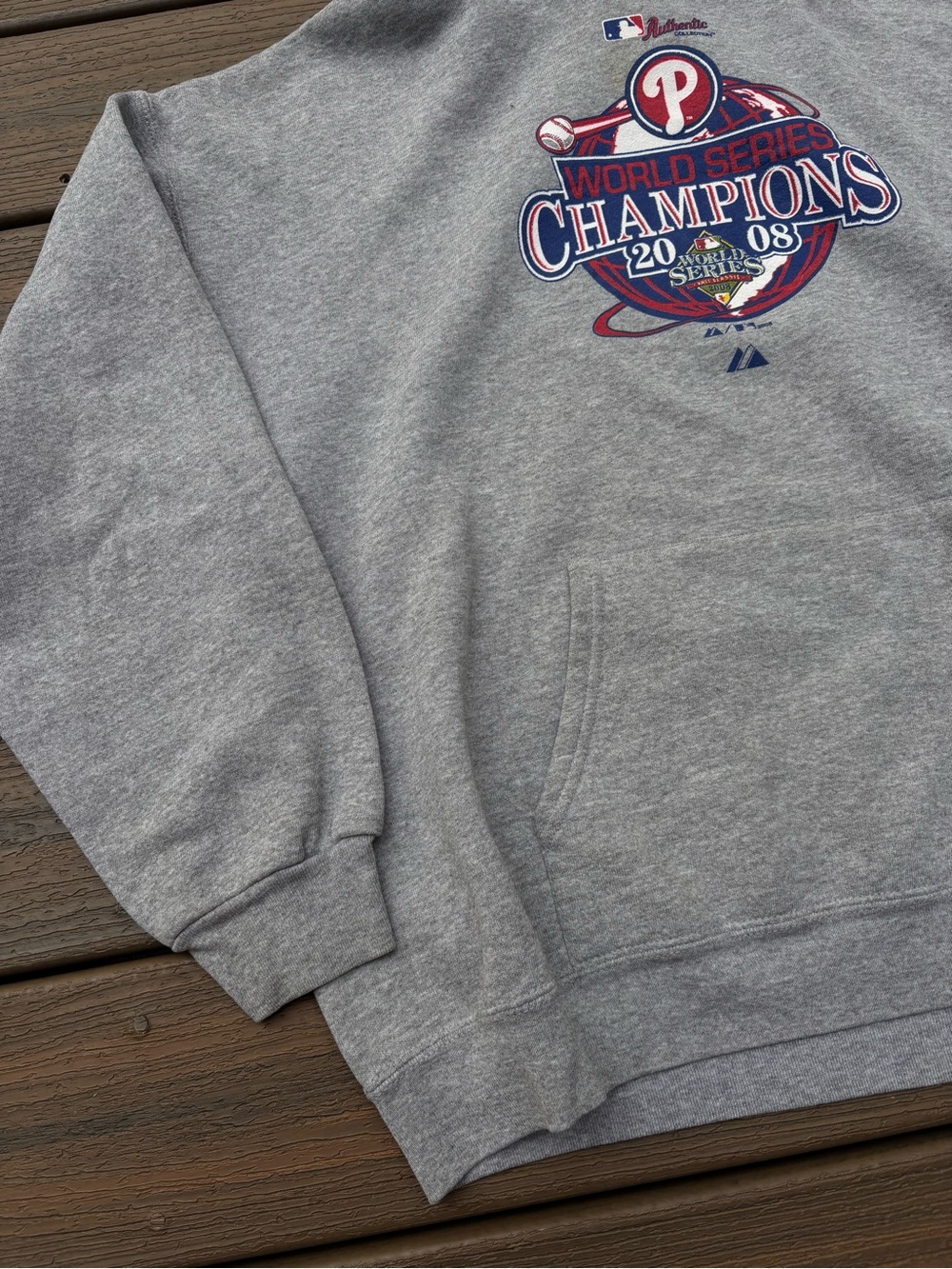 Vintage Philadelphia Phillies 2008 World Champions Majestic Hoodie Gray Mens XL - Picture 2 of 11